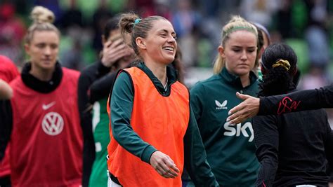Sinead Farrelly back in soccer in time for shot at World Cup